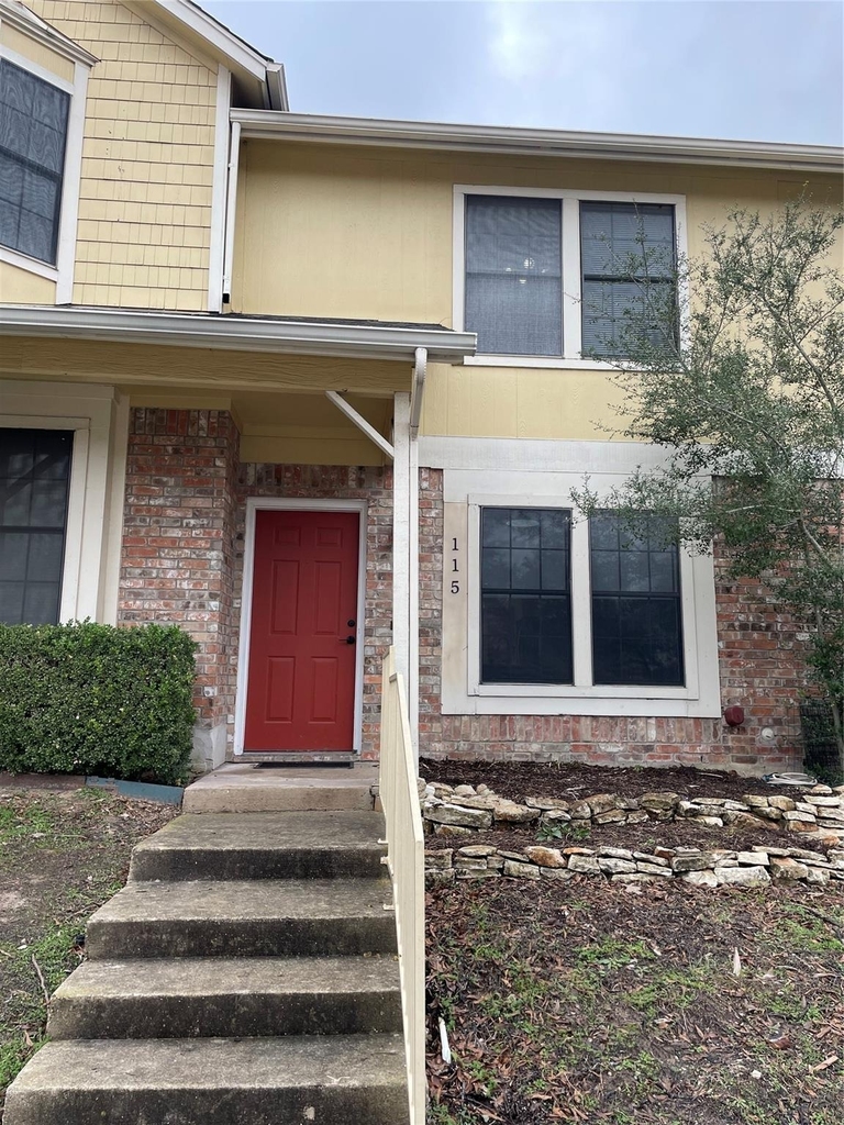 11901 Swearingen Dr - Photo 1
