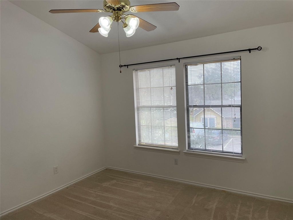 11901 Swearingen Dr - Photo 15