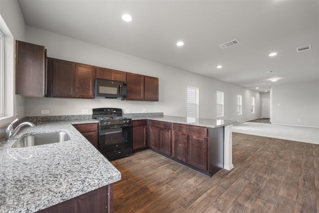 171 Haywood Mnr - Photo 6