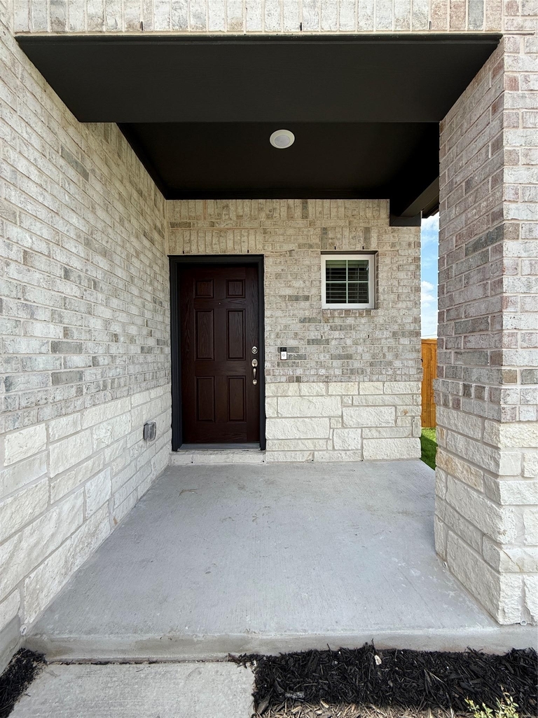 593 Tailwind Dr - Photo 3