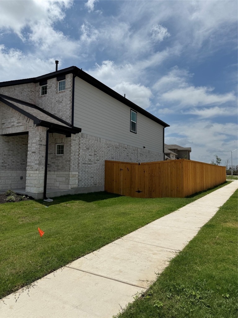 593 Tailwind Dr - Photo 1