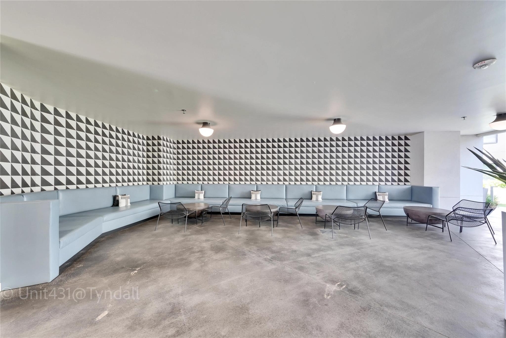 800 Embassy Dr - Photo 17