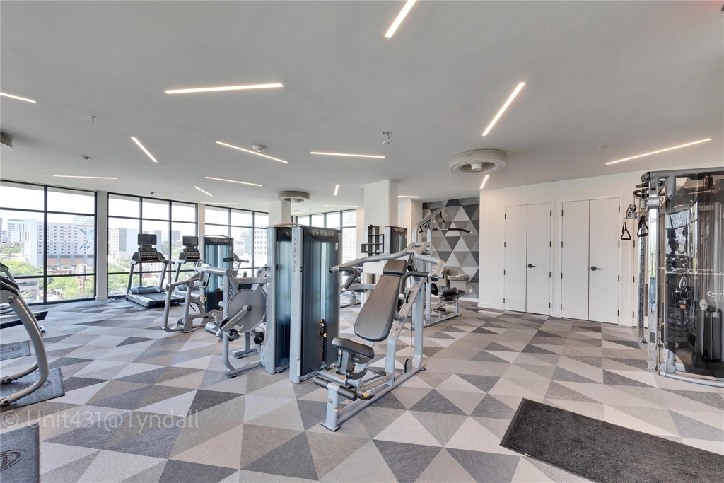 800 Embassy Dr - Photo 11