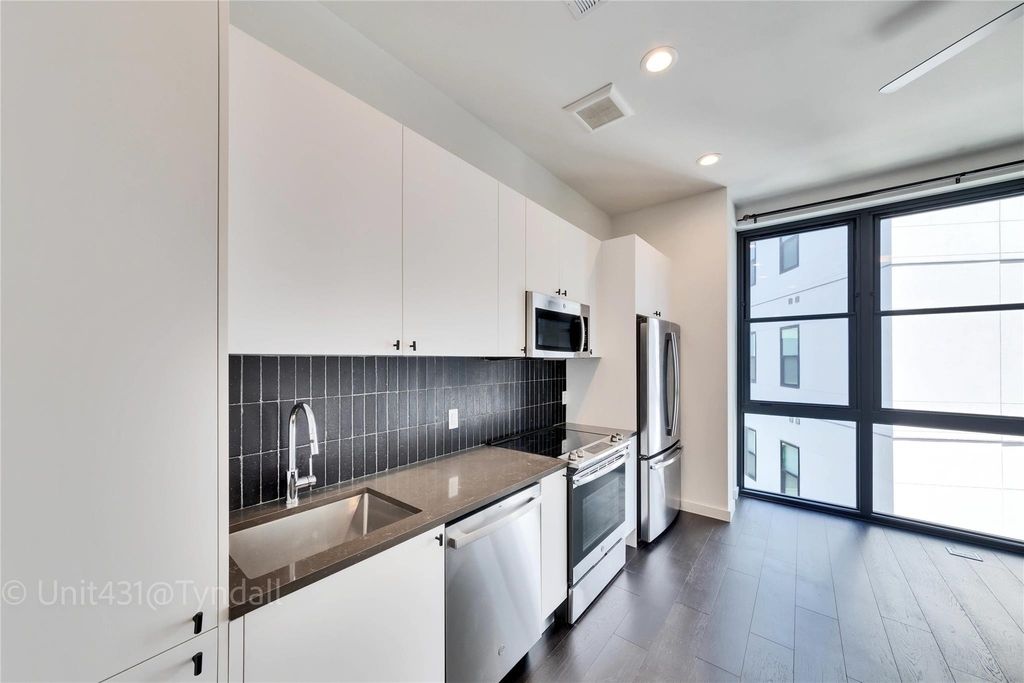 800 Embassy Dr - Photo 3