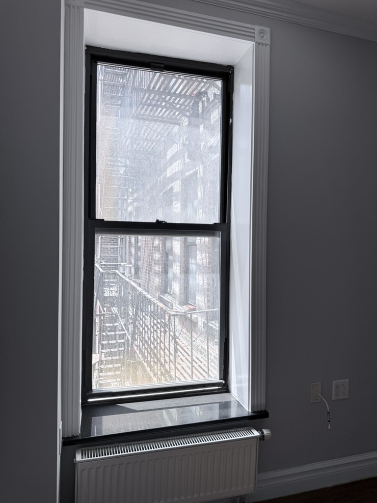 East 13th Street - Photo 8
