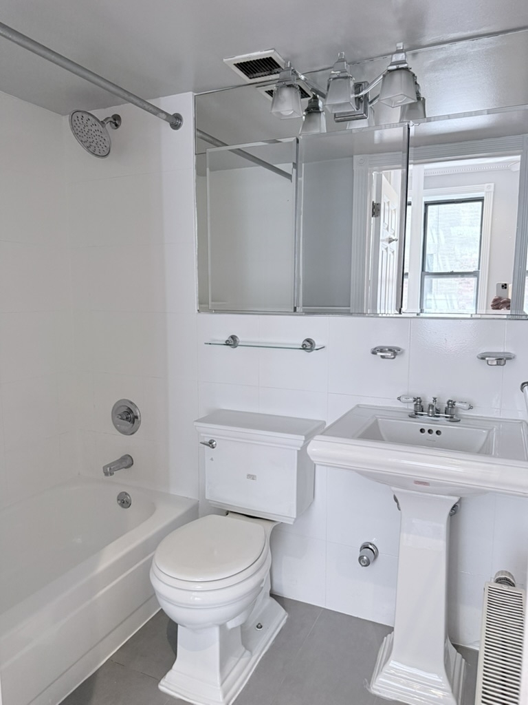 East 13th Street - Photo 11