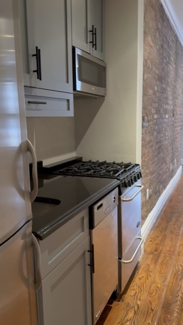 East 13th Street - Photo 14