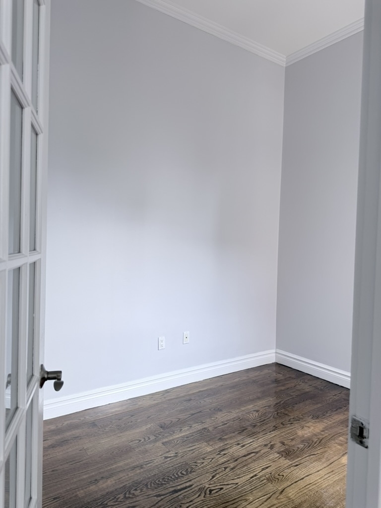 East 13th Street - Photo 5