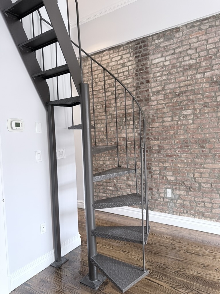 East 13th Street - Photo 17