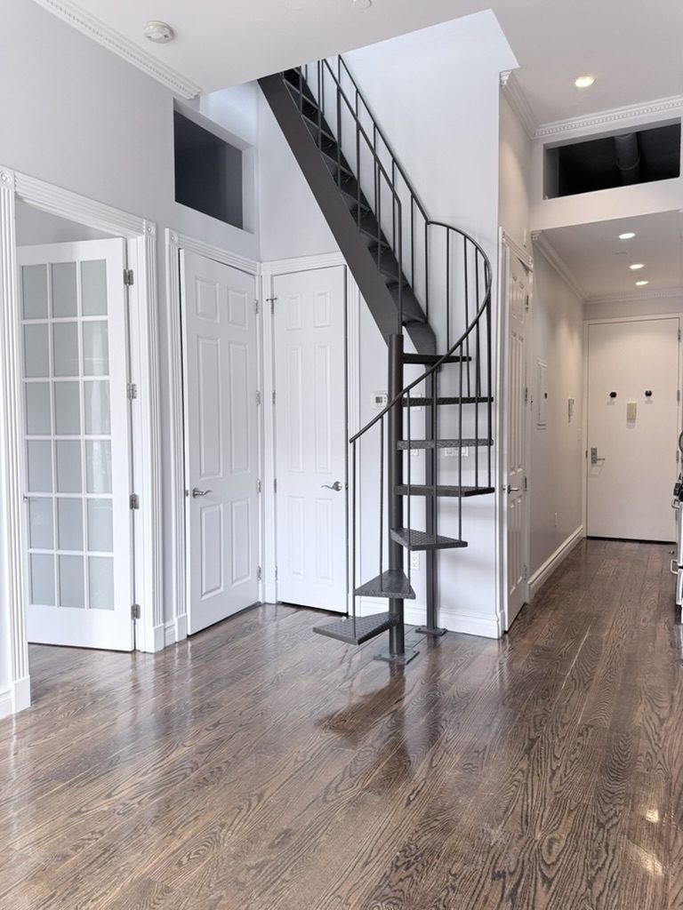 East 13th Street - Photo 10