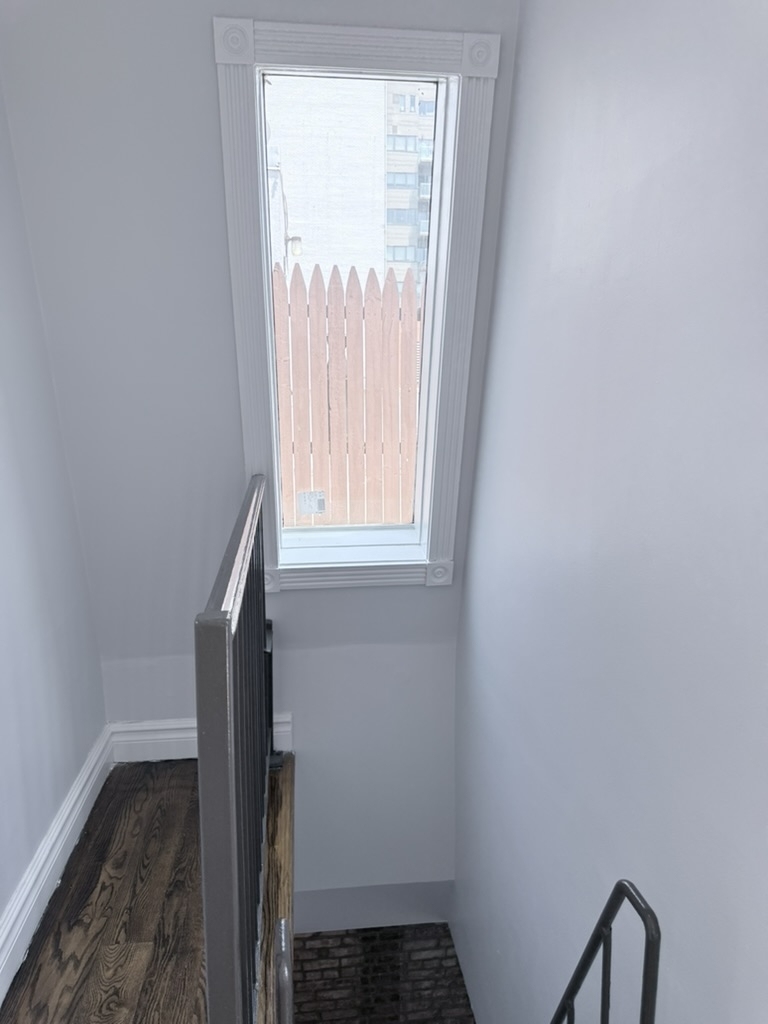 East 13th Street - Photo 18