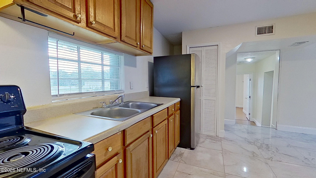 1049 Pippin Street - Photo 4