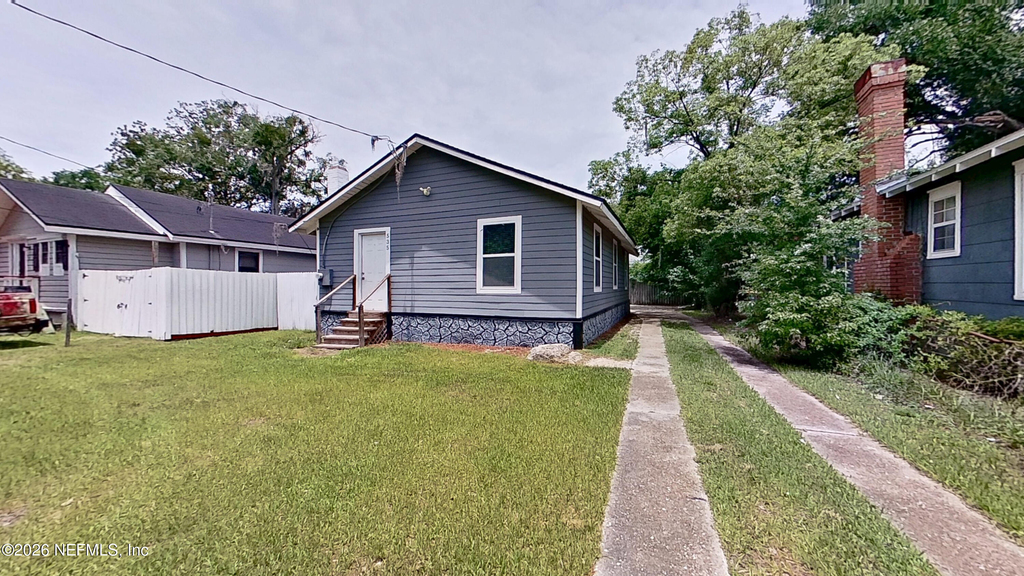 535 W 59th Street - Photo 0