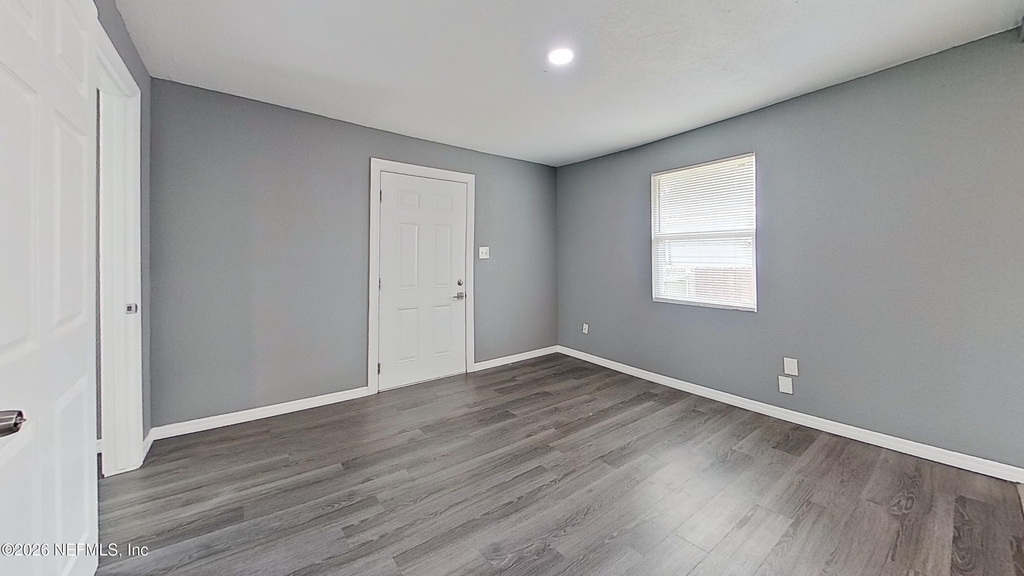 535 W 59th Street - Photo 4