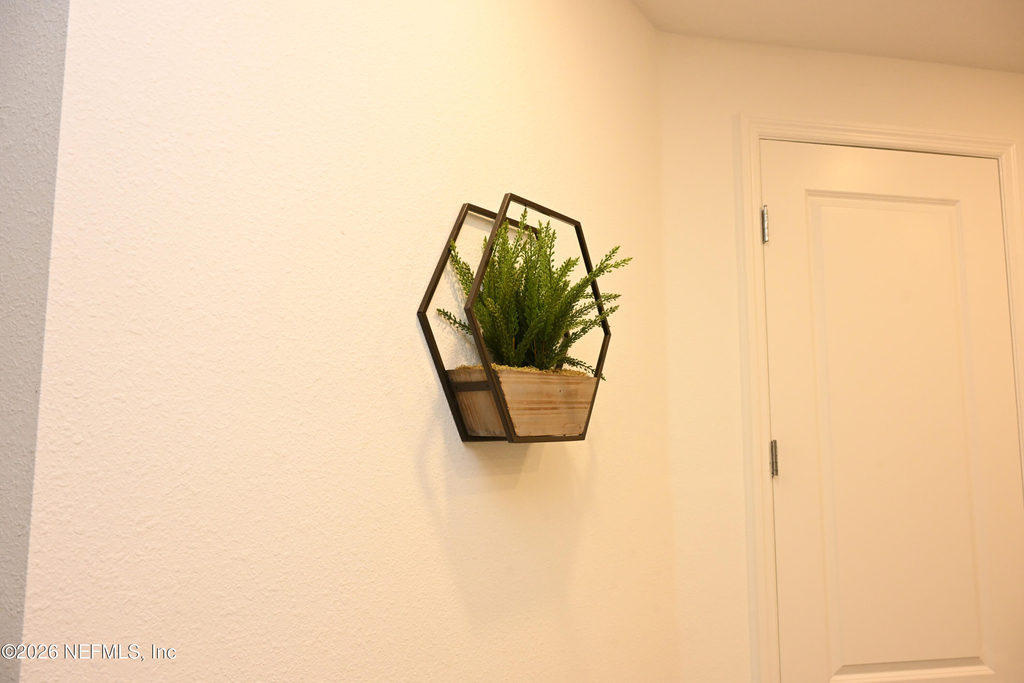 633 Superior Boulevard - Photo 36