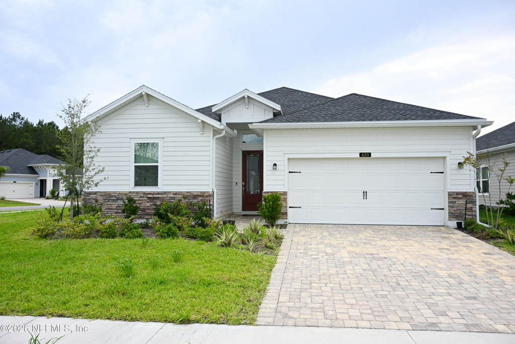 633 Superior Boulevard - Photo 1