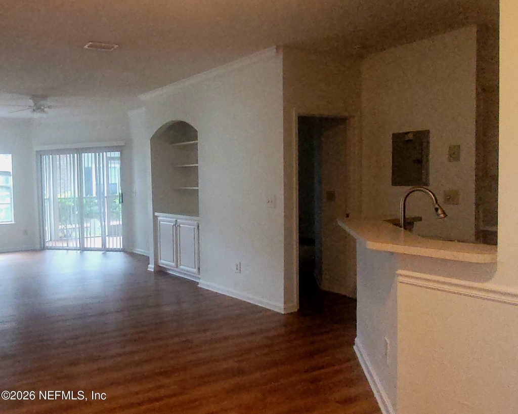 10000 Gate Parkway N - Photo 2