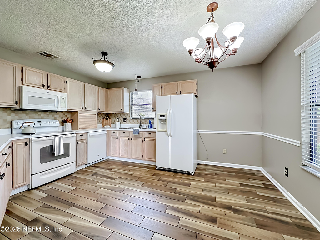 341 Hickory Hollow Drive N - Photo 7