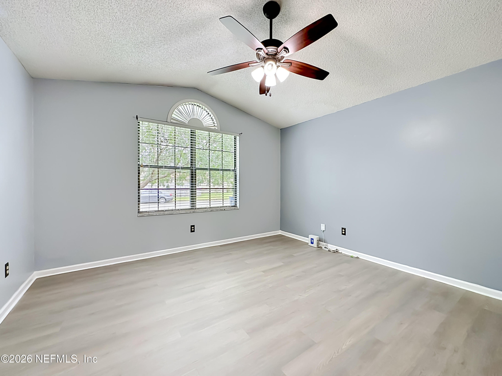 341 Hickory Hollow Drive N - Photo 18