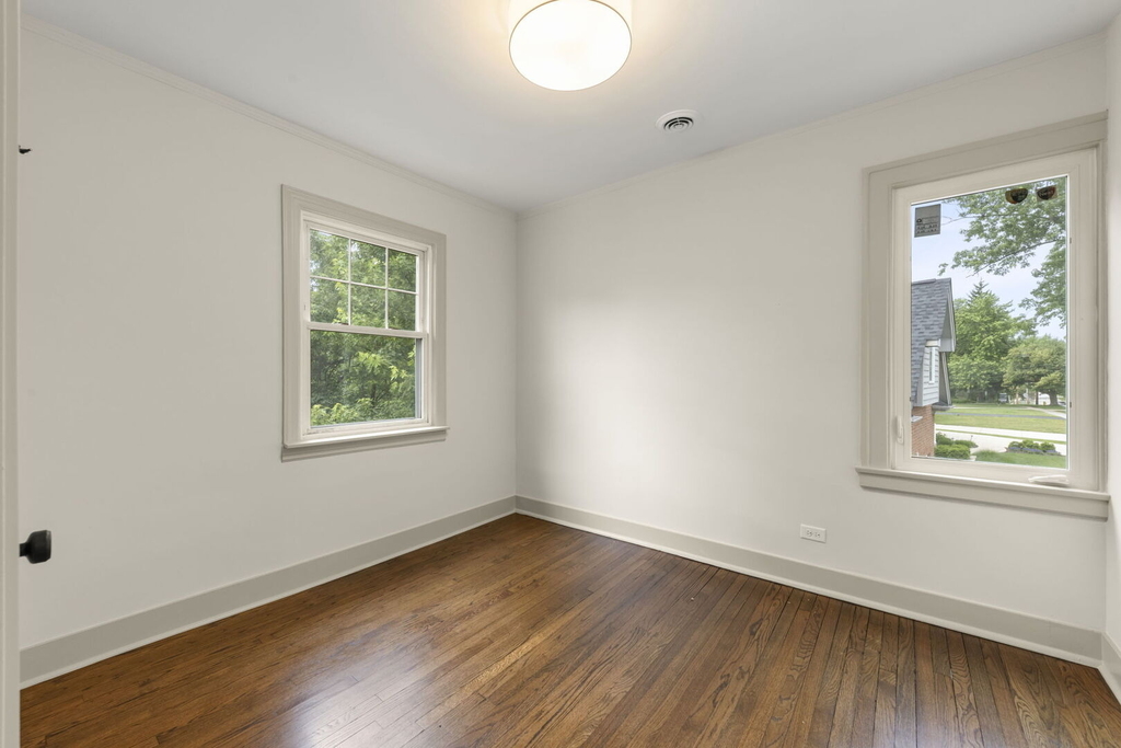 285 Hill Avenue - Photo 9