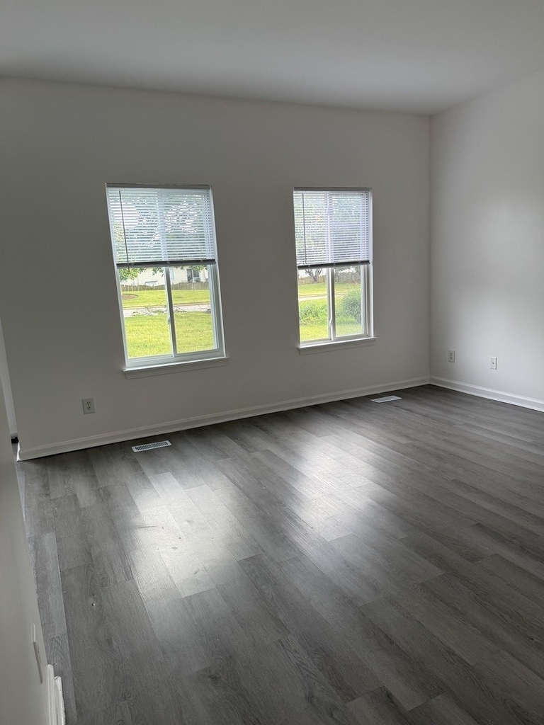 21423 Frost Court - Photo 3