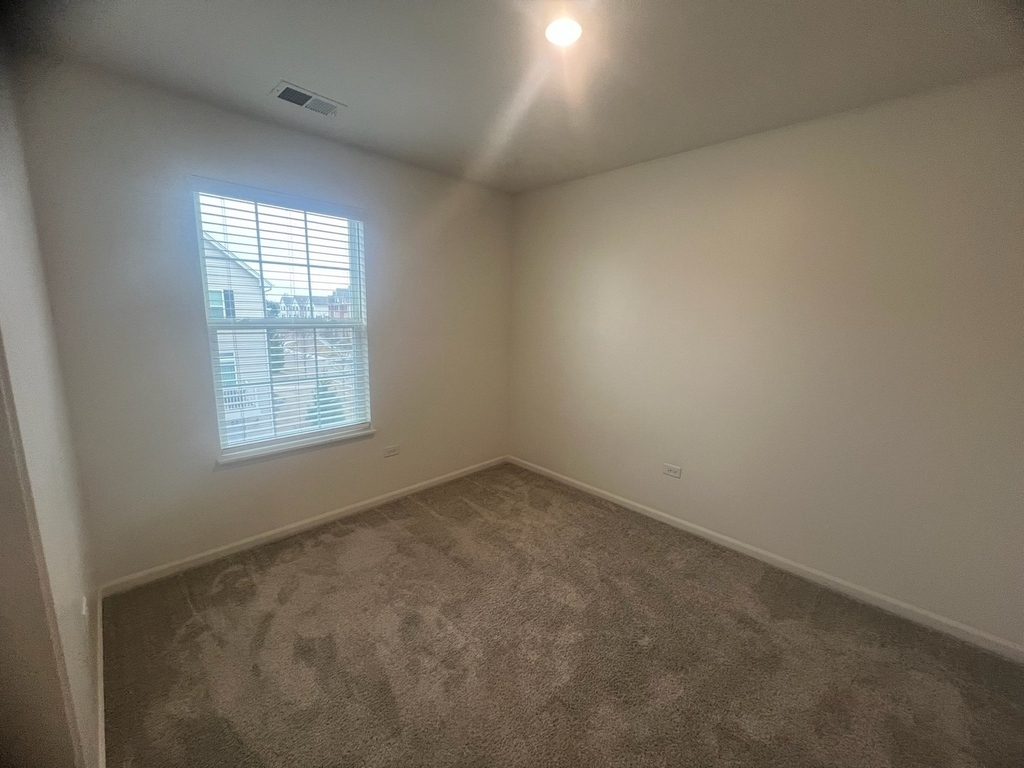 285 Lakeshore Drive - Photo 19