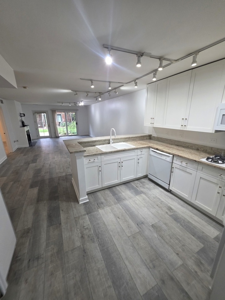 1812 S Dearborn Street - Photo 6