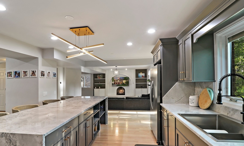 196 Rosedale Court - Photo 8