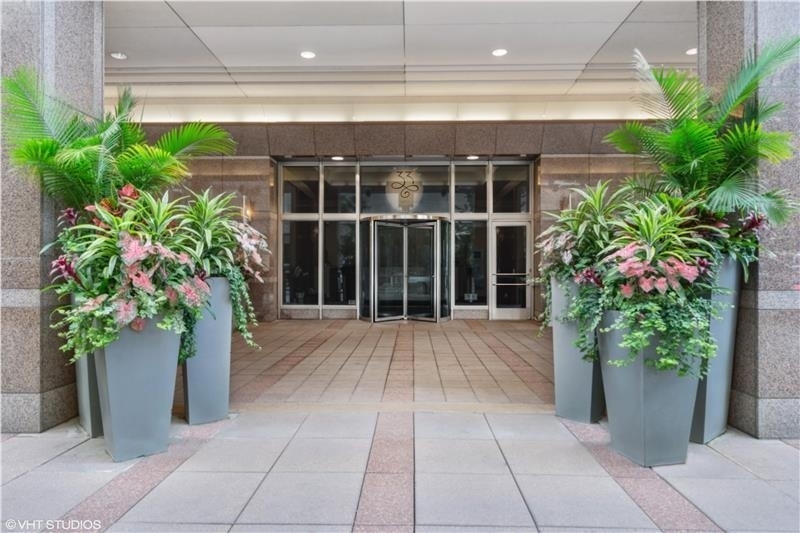 33 W Ontario Street - Photo 54