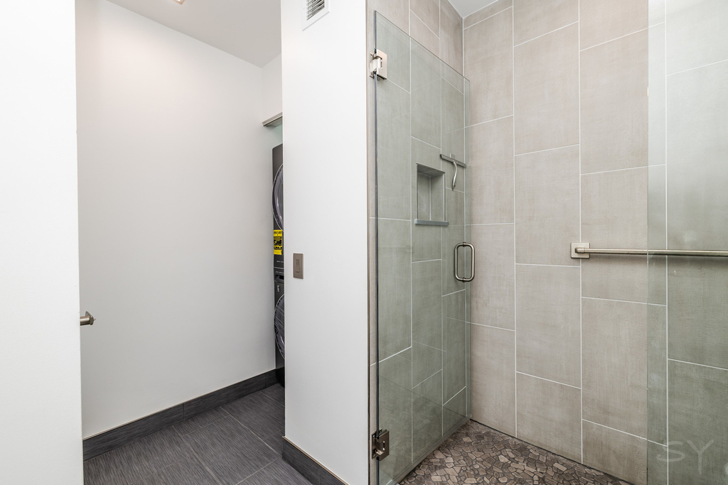 33 W Ontario Street - Photo 32
