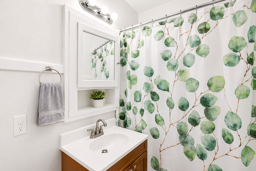 658 W Oakdale Avenue - Photo 6