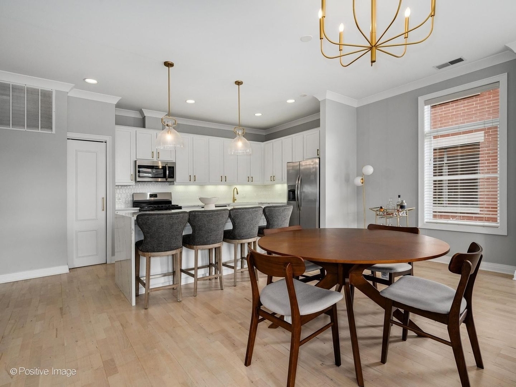 550 W Fulton Street - Photo 7