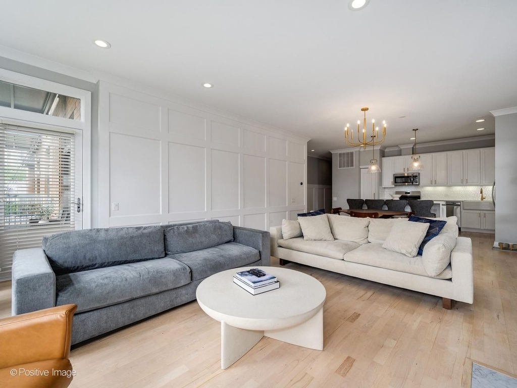 550 W Fulton Street - Photo 5