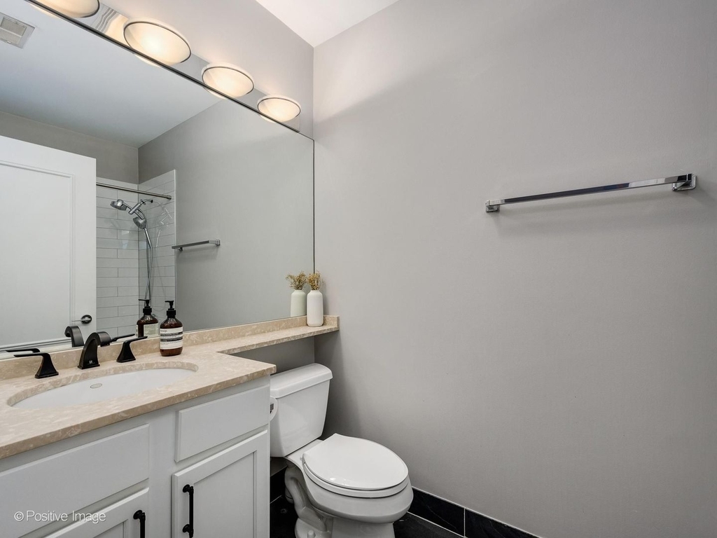 550 W Fulton Street - Photo 15