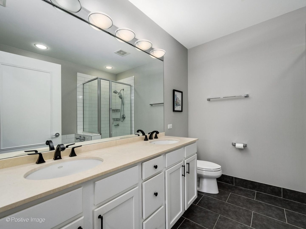 550 W Fulton Street - Photo 11