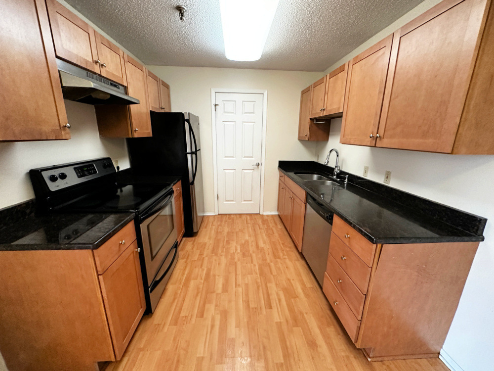1340 Brook Street - Photo 1