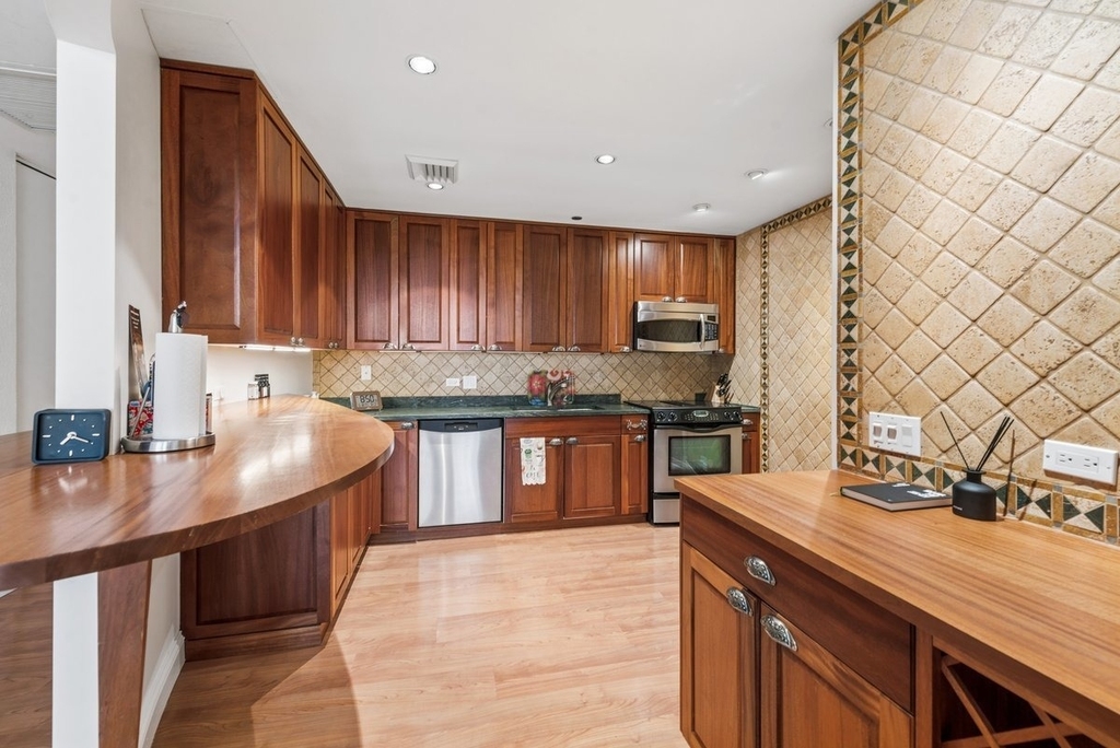 680 N Lake Shore Drive - Photo 5