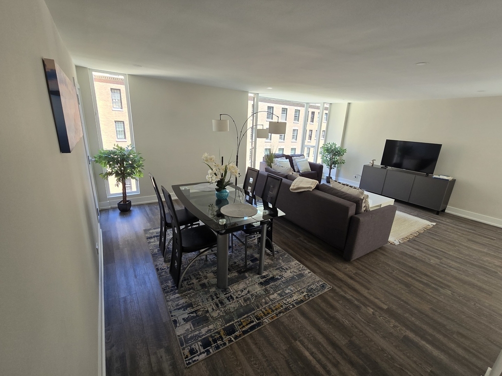 227 E Walton Place - Photo 7