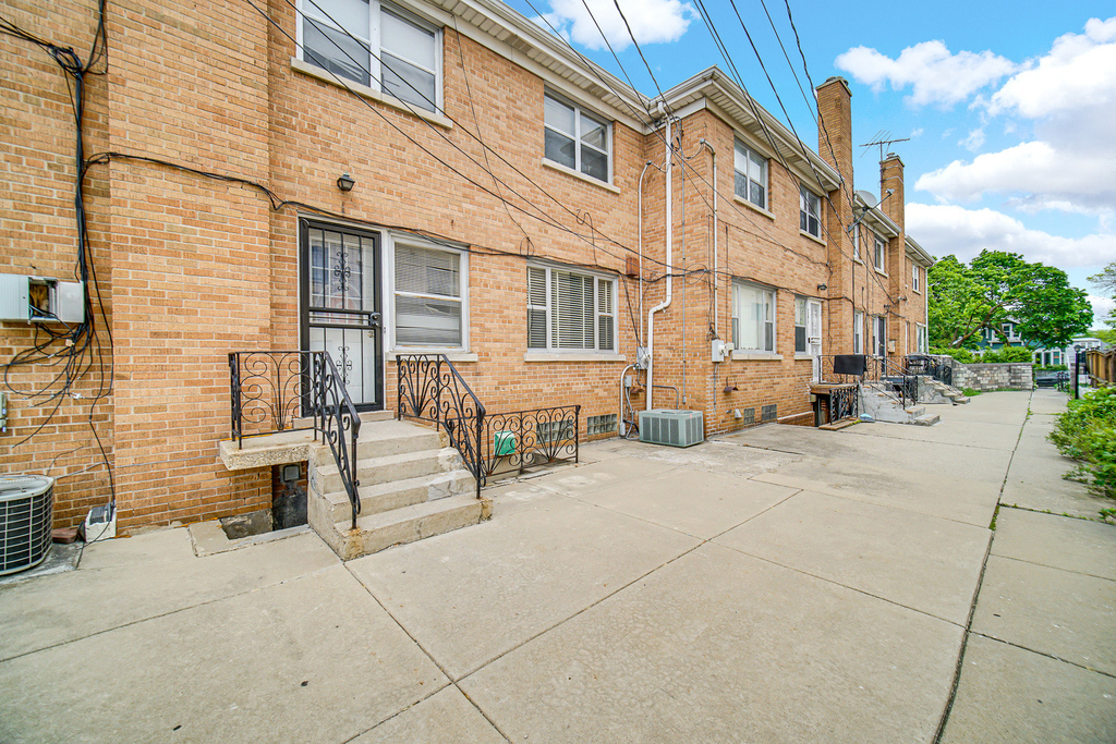 7248 N Ridge Boulevard - Photo 24