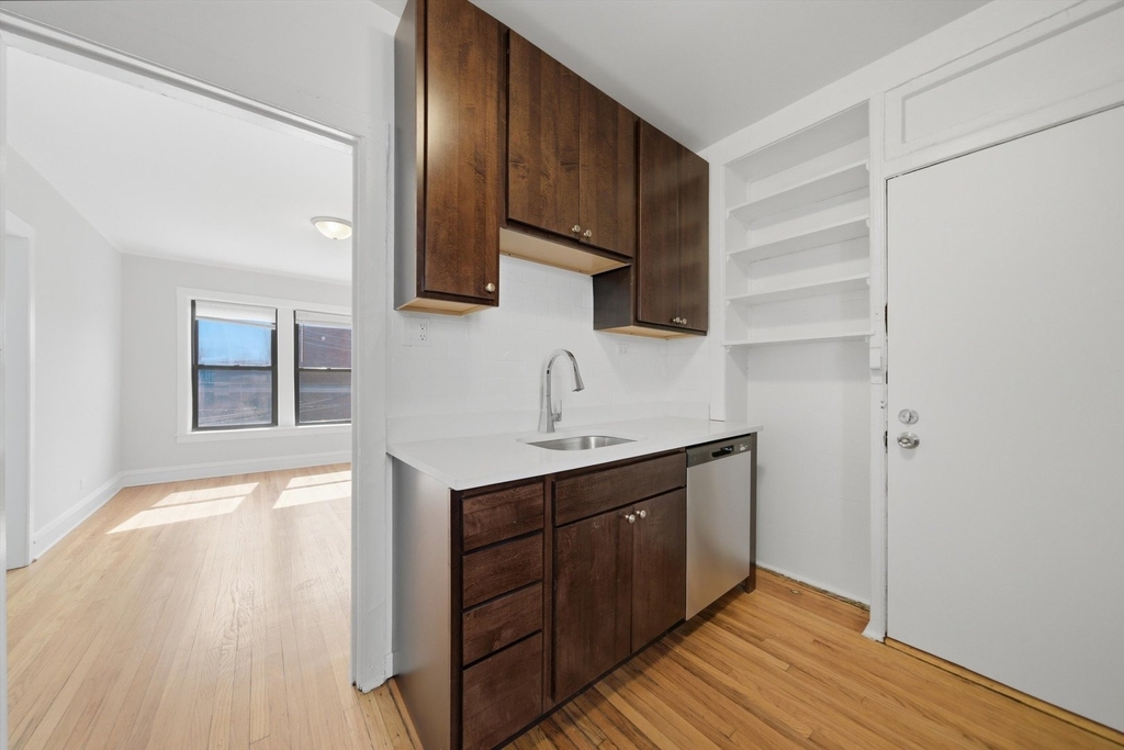 2706 N Spaulding Street - Photo 7