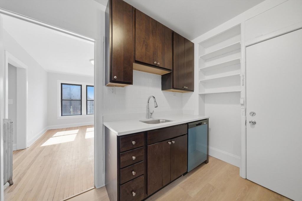 2706 N Spaulding Street - Photo 3