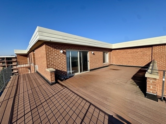 18 E Old Willow Road - Photo 17