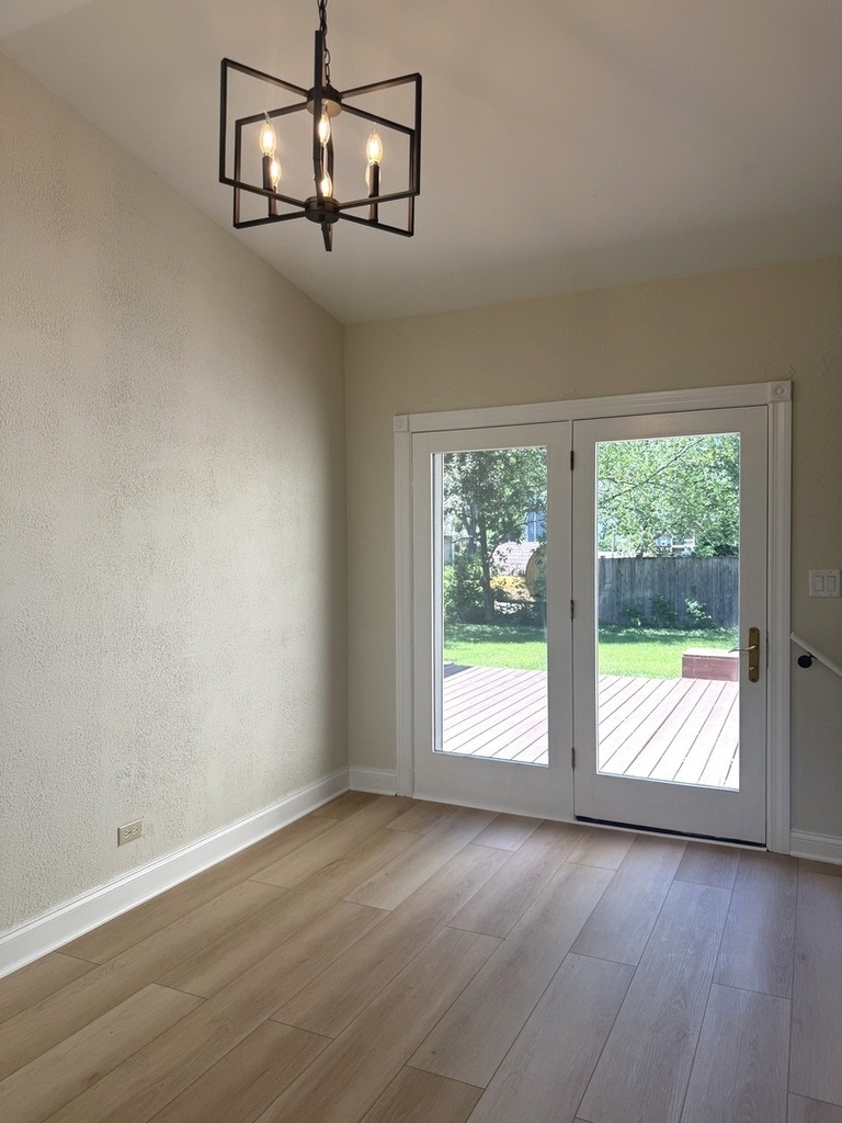 425 Carriage Hill Road - Photo 3