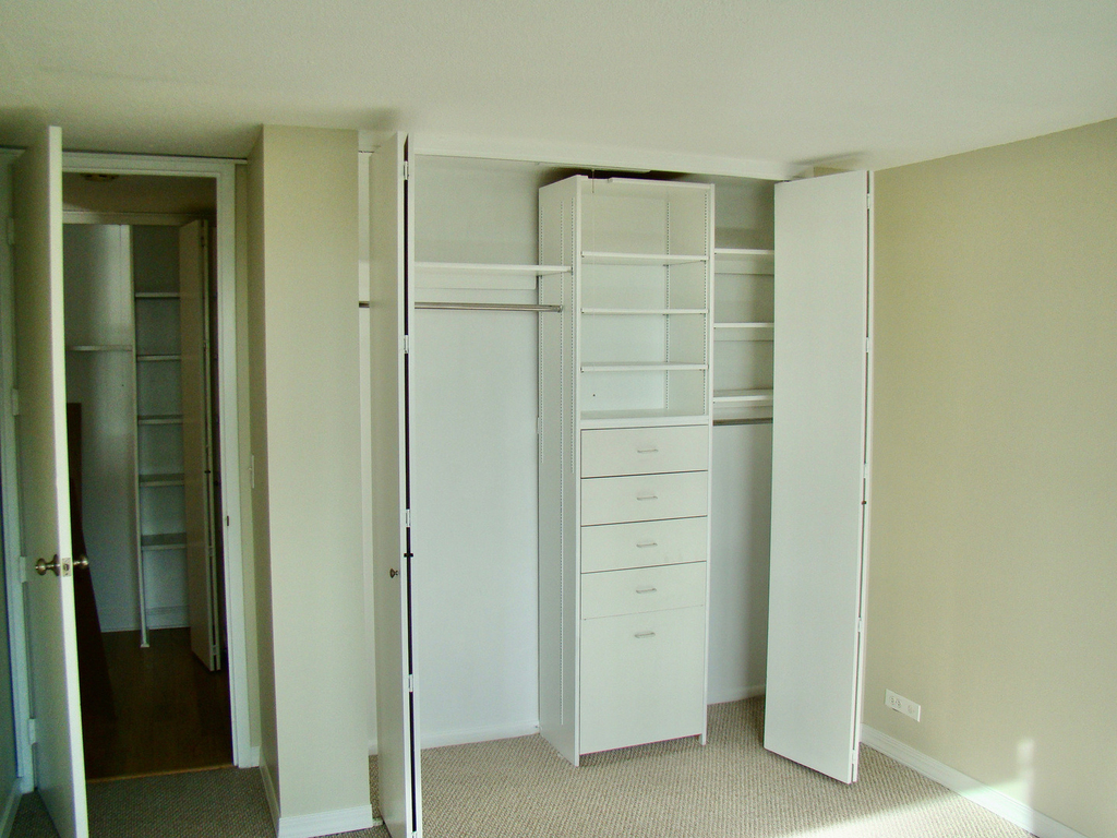 2728 N Hampden Court - Photo 5