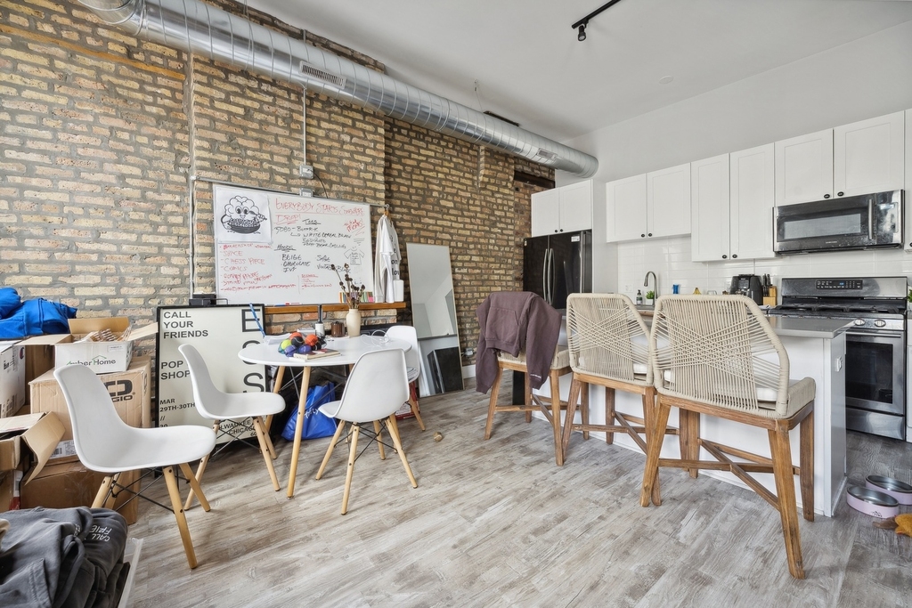 1572 N Milwaukee Avenue - Photo 4