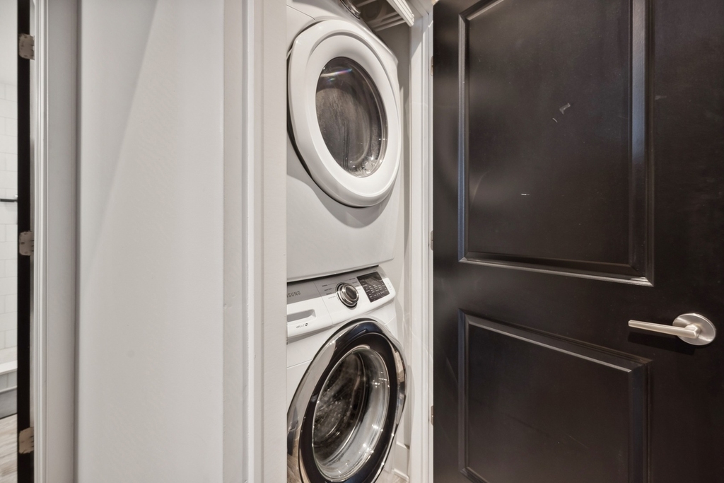 1572 N Milwaukee Avenue - Photo 8