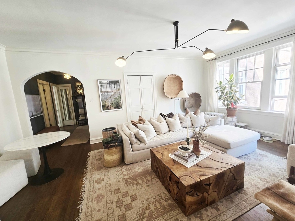 736 Hinman Avenue - Photo 3