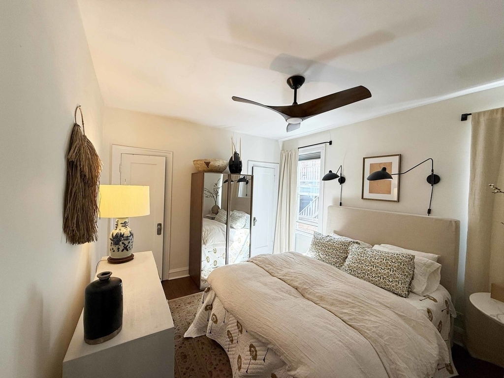 736 Hinman Avenue - Photo 11