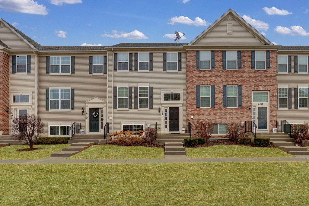 214 Lionel Drive - Photo 0