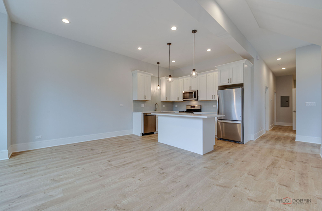 1746 N California Avenue - Photo 1